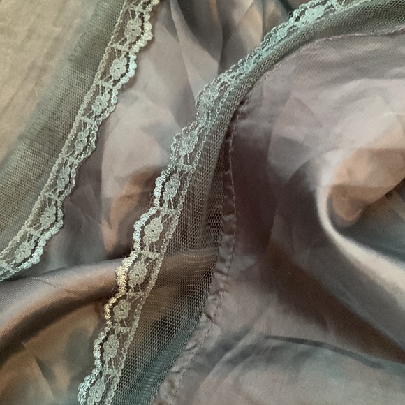 Sexy green with lace bottom lining size 4 skirt from Fossil. Great look! - Picture 8 of 11